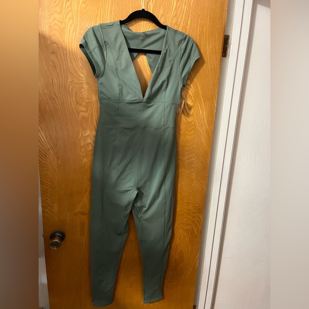 Free People Green V-Neck Jumpsuit with Full-Length Silhouette M - Picture 2 of 8